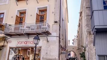 Mặt tiền nơi lưu trú