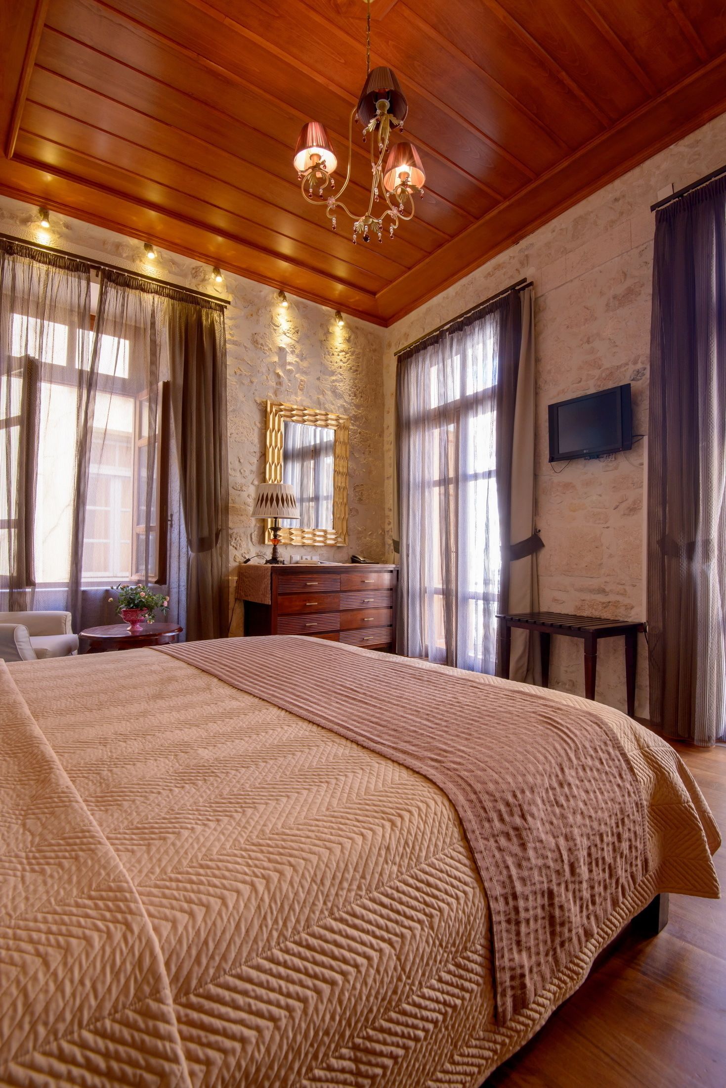 Photo - Leo Hotel