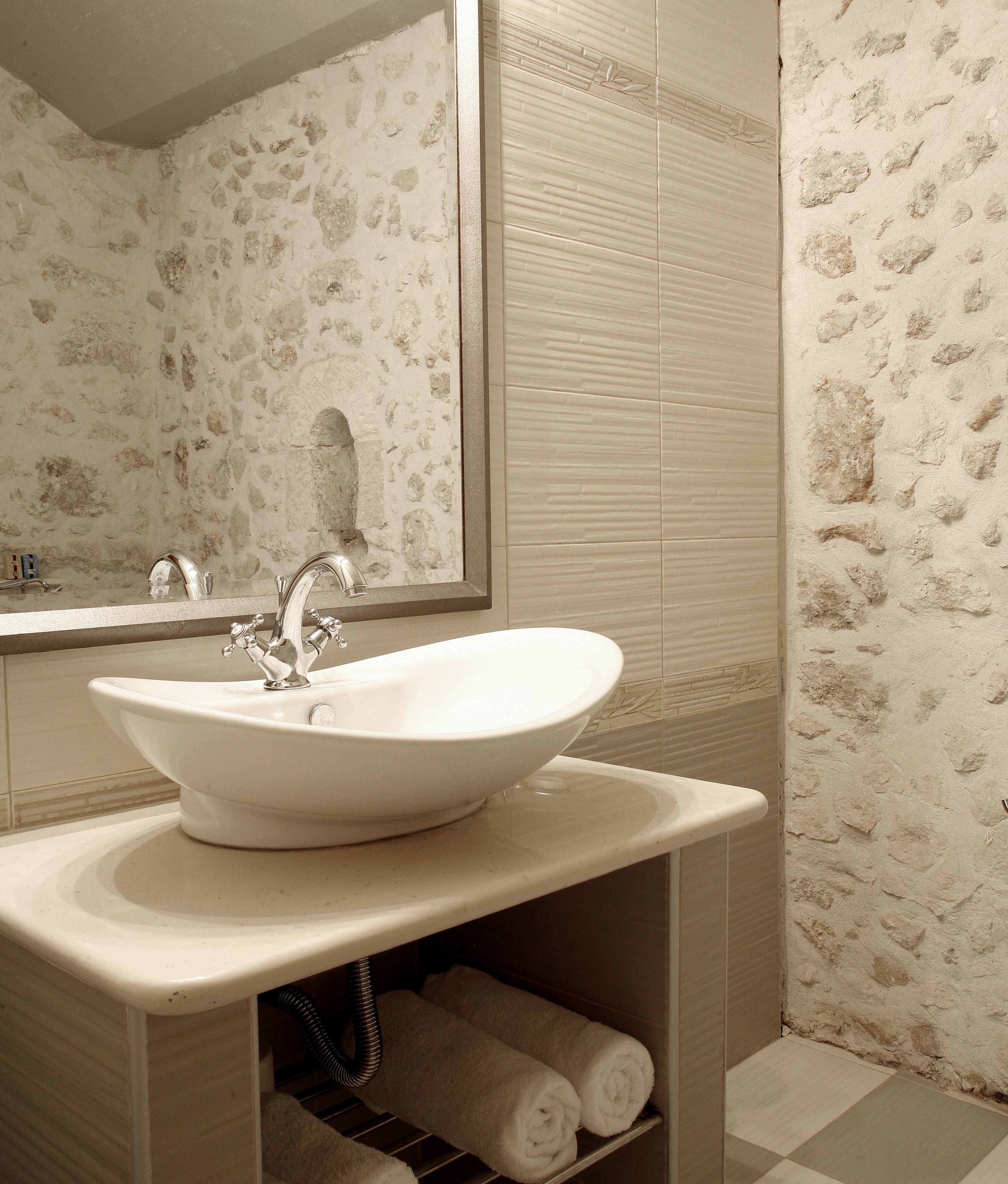 Photo - Leo Hotel