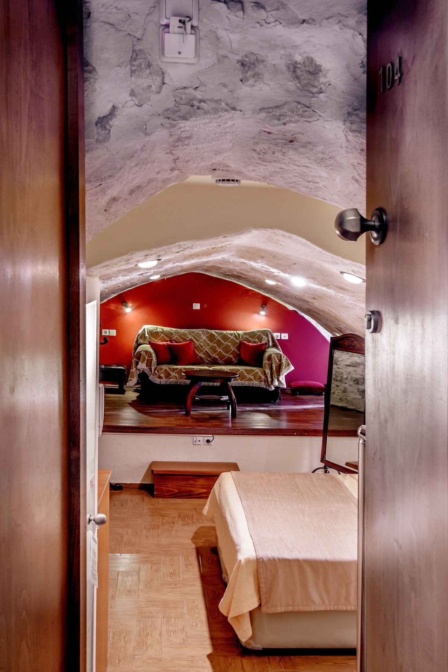 in-room safe, desk, soundproofing, iron/ironing board