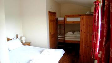 Family Studio, Kitchenette | Free WiFi, bed sheets