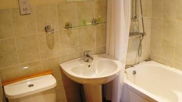 Family Studio, Kitchenette | Bathroom | Free toiletries, hair dryer, towels