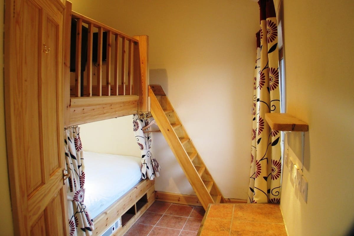 Romantic Studio, 1 Queen Bed, Kitchenette, Valley View | Living area