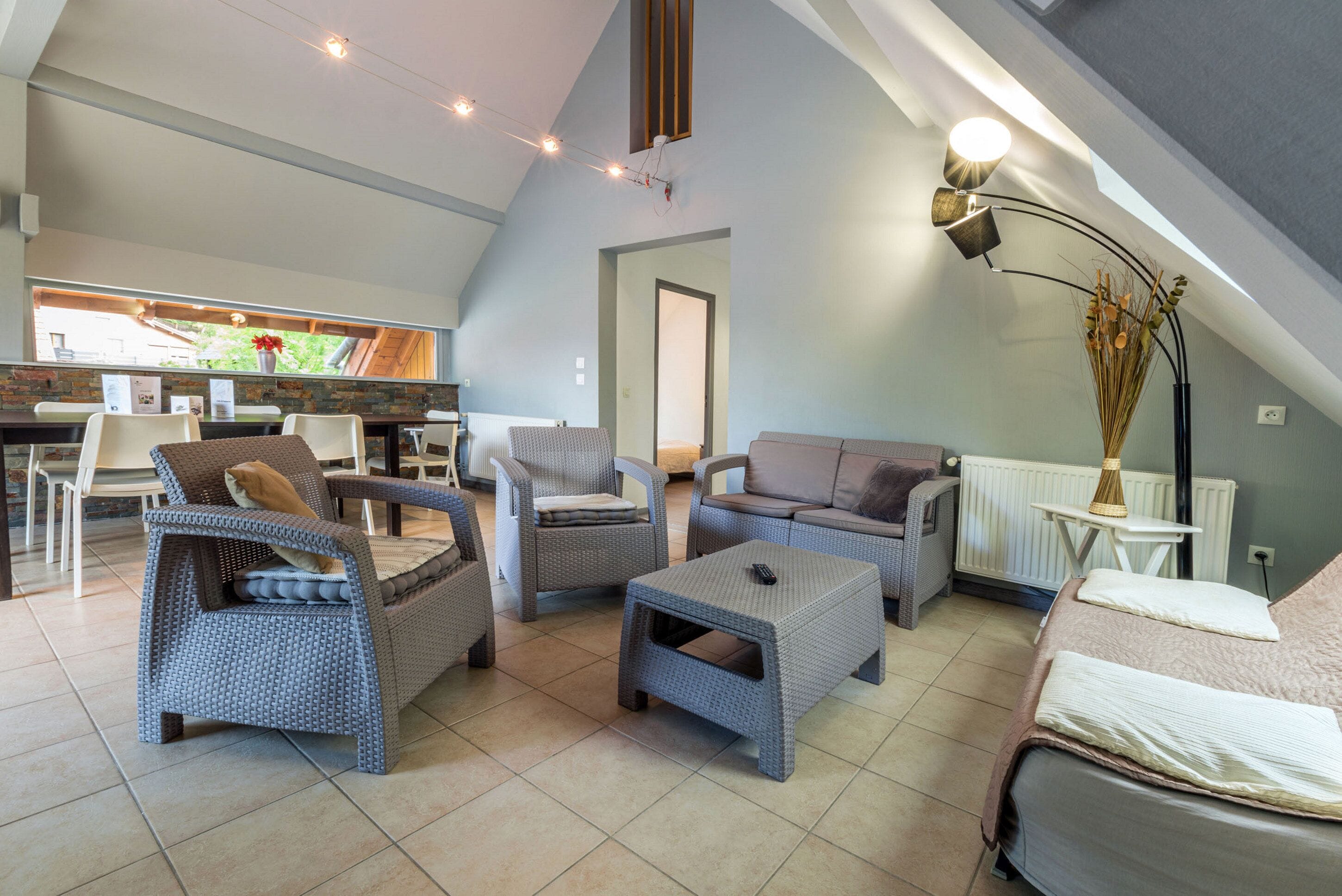 Apartemen | Area keluarga | TV layar datar