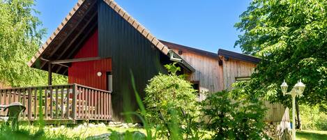 Chalet, 3 Bedrooms (Grand) | Property grounds