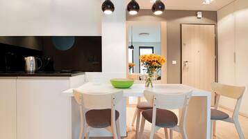 Departamento de lujo, 1 habitación, balcón | Servicio a la habitación