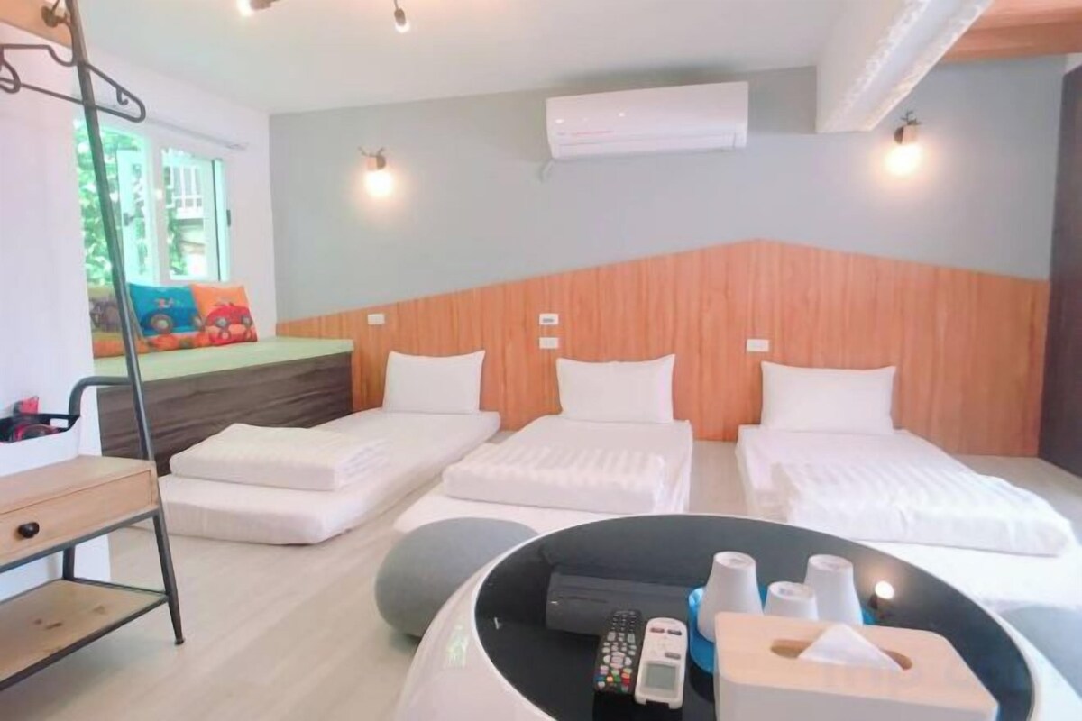 Soundproofing, WiFi (free), bed sheets