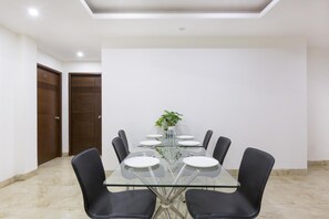Fridge, microwave, coffee/tea maker, electric kettle - Sanctum Suites BEL Road Bangalore (Bengaluru)