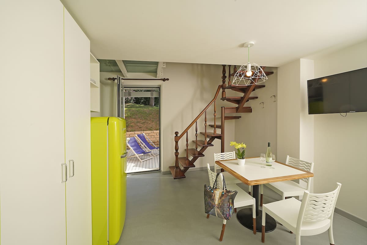 Studio (Plus) | Oppholdsrom | En 15-tommers TV med digitale kanaler