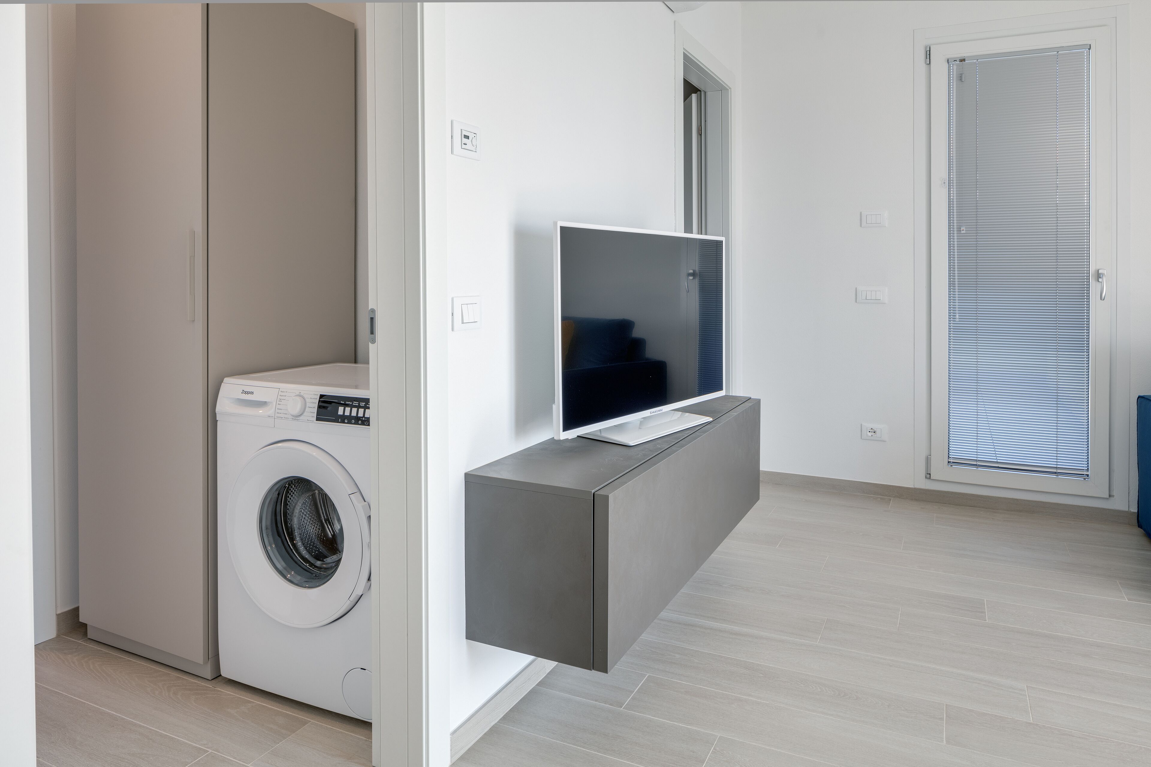 Deluxe Apartment, 1 Bedroom | Bathroom | Shower, hair dryer, bidet, towels