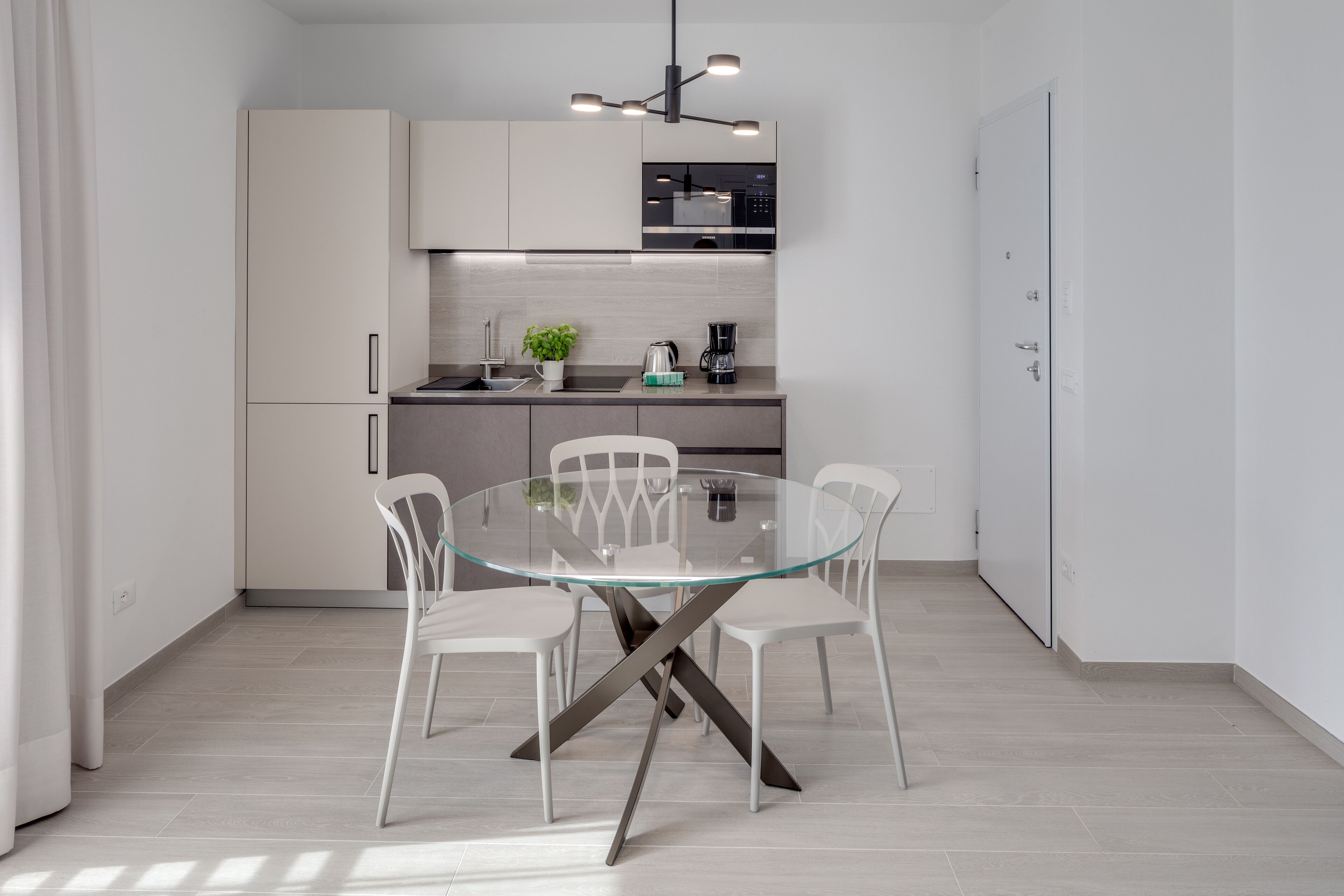 Appartamento Deluxe, 1 camera da letto | Cucina privata | Frigorifero, microonde, piano cottura, lavastoviglie