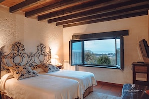 Double Room, Sea View | Egyptian cotton sheets, premium bedding, down duvets, in-room safe