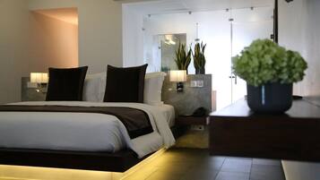 Premium bedding, minibar, in-room safe, desk