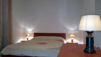 1 chambre, minibar, lits bébé (en supplément), draps fournis