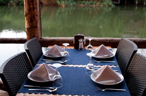 2 restaurants; breakfast, lunch, and dinner served - Agva Gizemli Nehir Hotel (Sile)