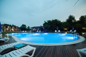 Outdoor pool, sun loungers - Agva Gizemli Nehir Hotel (Sile)