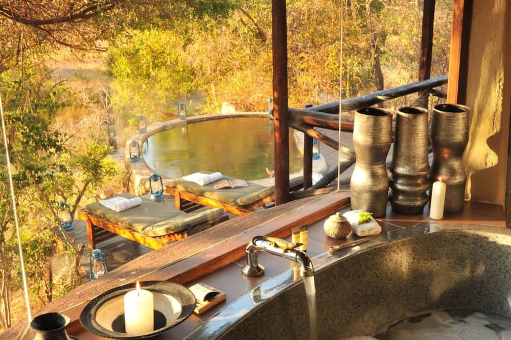 Lukimbi Safari Lodge