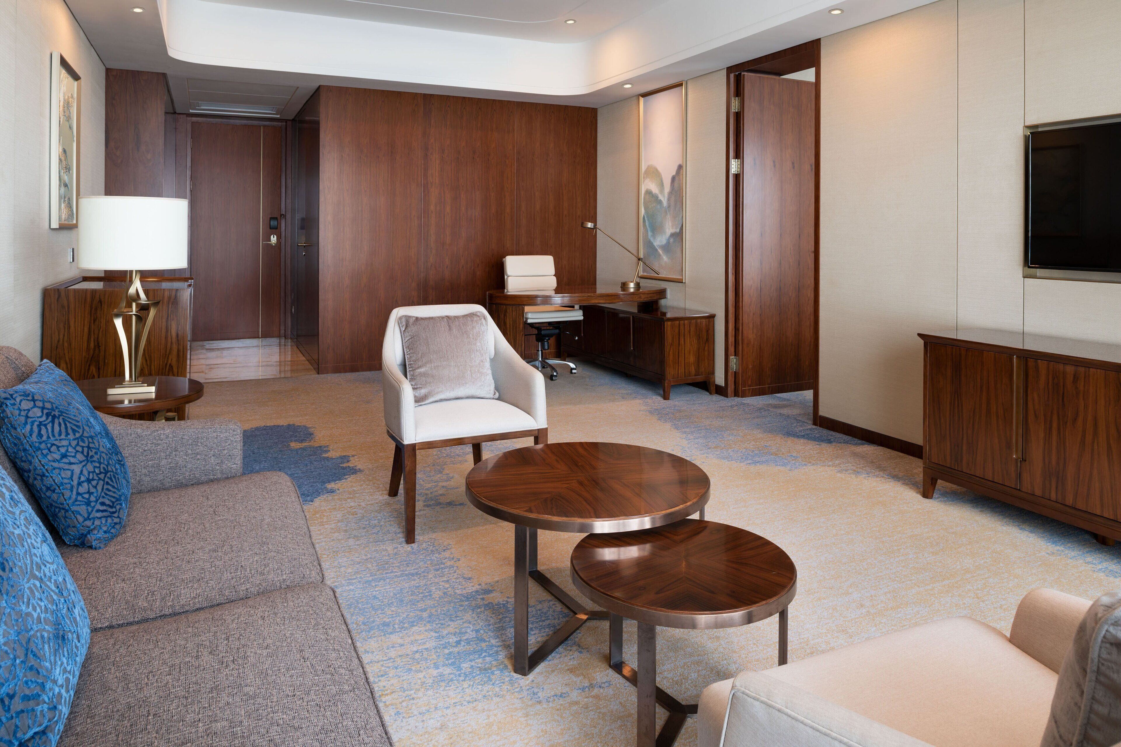 club suite, 1 king bed, sea view | living room | lcd tv, ipod dock