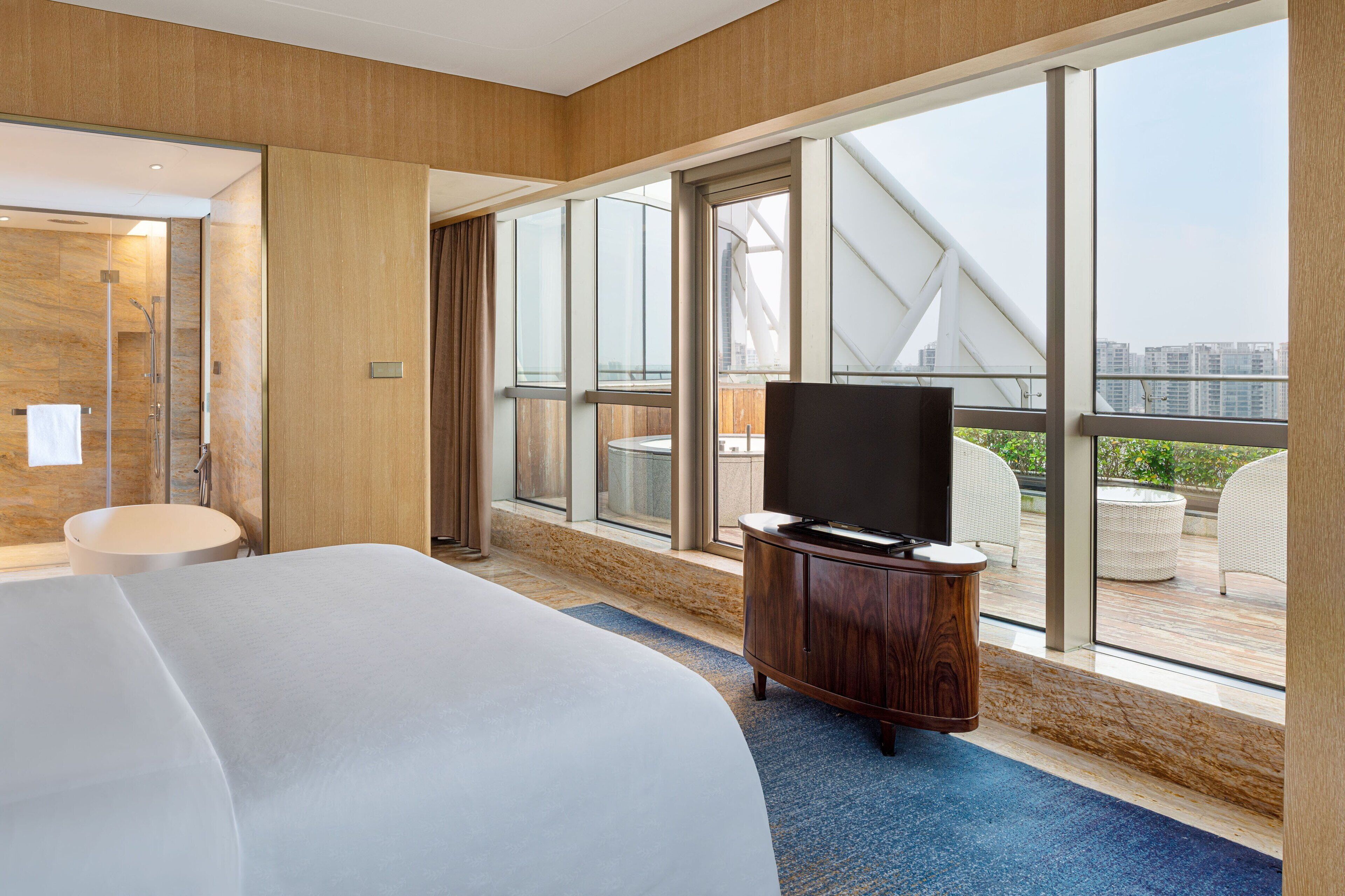 down duvets, minibar, in-room safe, desk