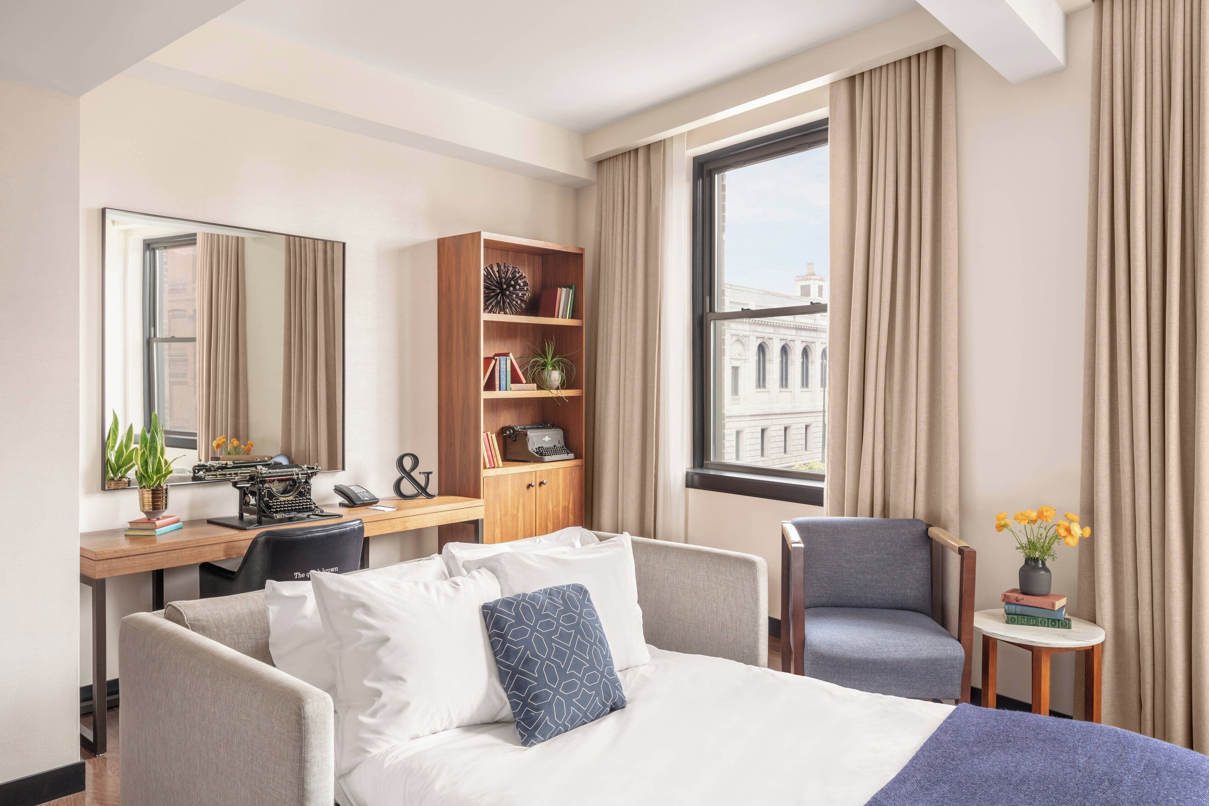 suite, 1 bedroom | frette italian sheets, hypo-allergenic bedding, pillow-top beds
