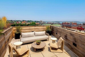 Royal suite, 1 slaapkamer | Italiaanse Frette-lakens, hypoallergeen beddengoed, pillowtop-bedden