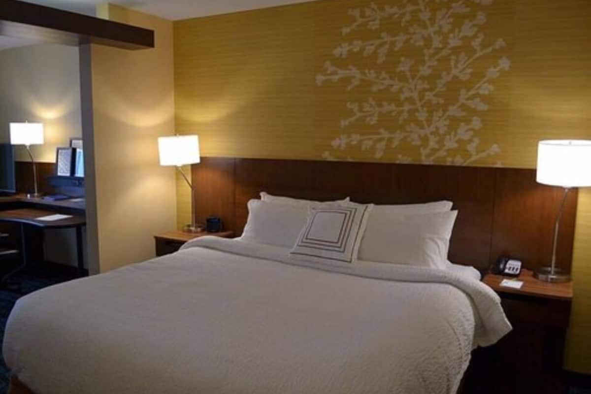 1 bedroom, desk, laptop workspace, blackout curtains