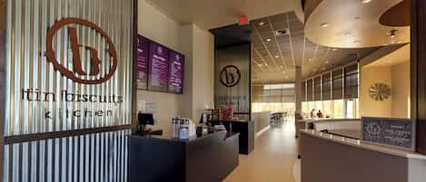 2 restaurants, breakfast, lunch, dinner served; American cuisine