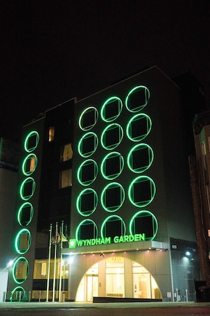 Front of property - evening/night. Wyndham Garden Brooklyn Sunset Park
