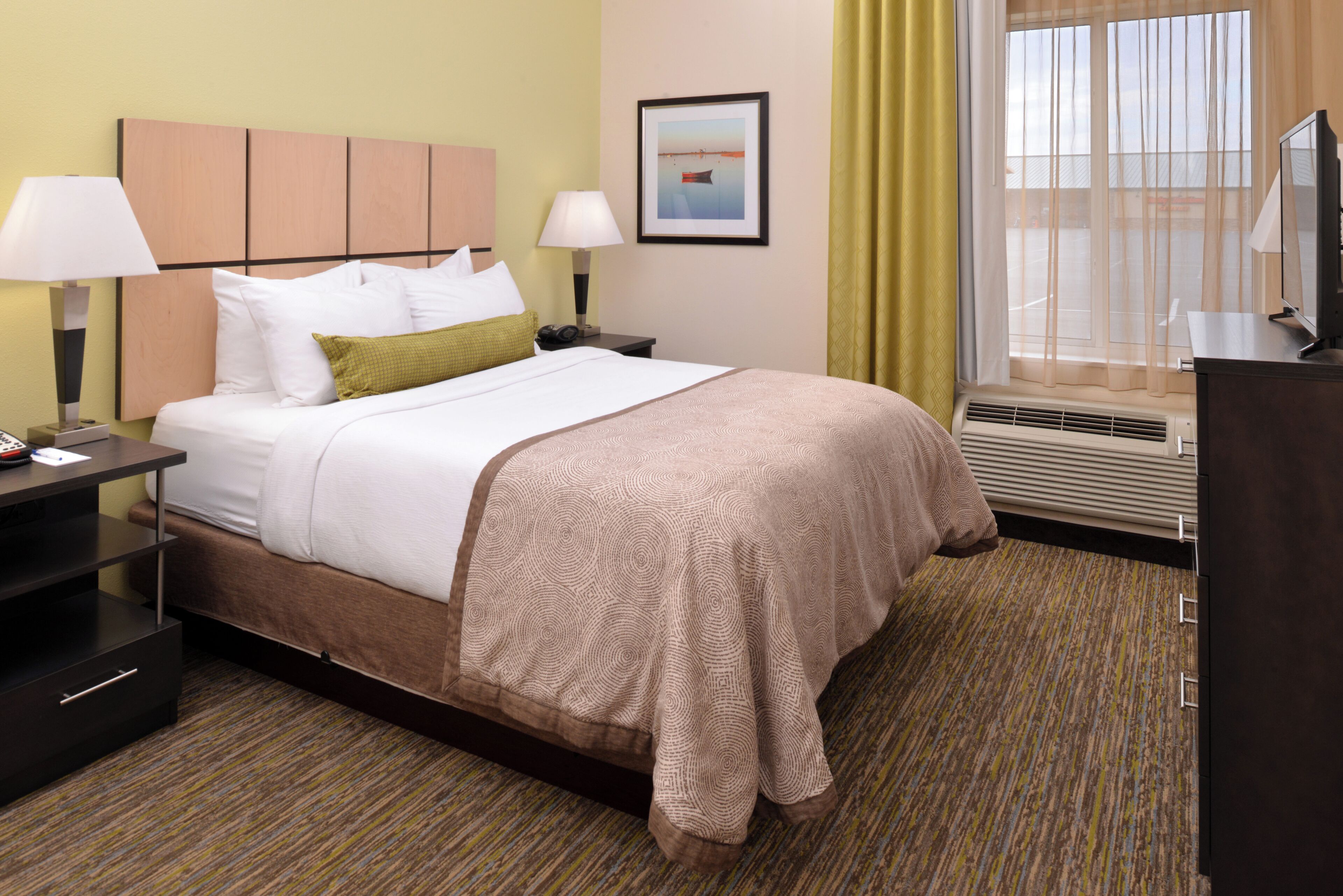 ผ้าม่านกันแสง, ห้องเก็บเสียง, เตารีด/โต๊ะรีดผ้า, เปล/เตียงเด็กอ่อน (ฟรี)