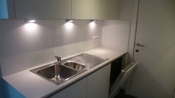 Căn hộ | Bếp riêng | Tủ lạnh, lò vi sóng, bếp nấu, máy rửa bát