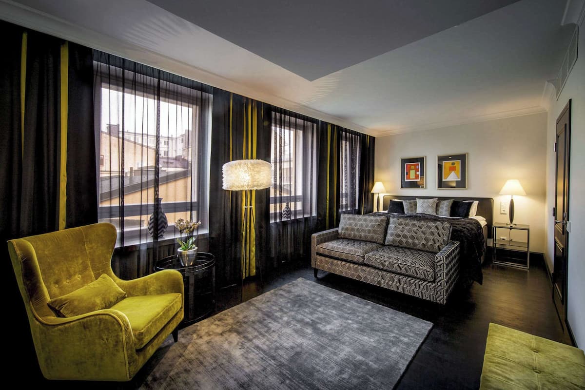 Style Room | 1 bedroom, Egyptian cotton sheets, premium bedding, down comforters