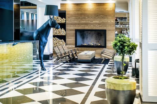 Lobby-Lounge