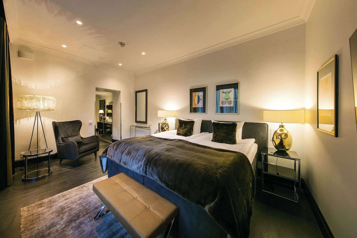 Junior Suite | 1 bedroom, Egyptian cotton sheets, premium bedding, down comforters
