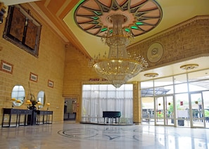 Lobby sitting area - Sandralia Hotel (Abuja)