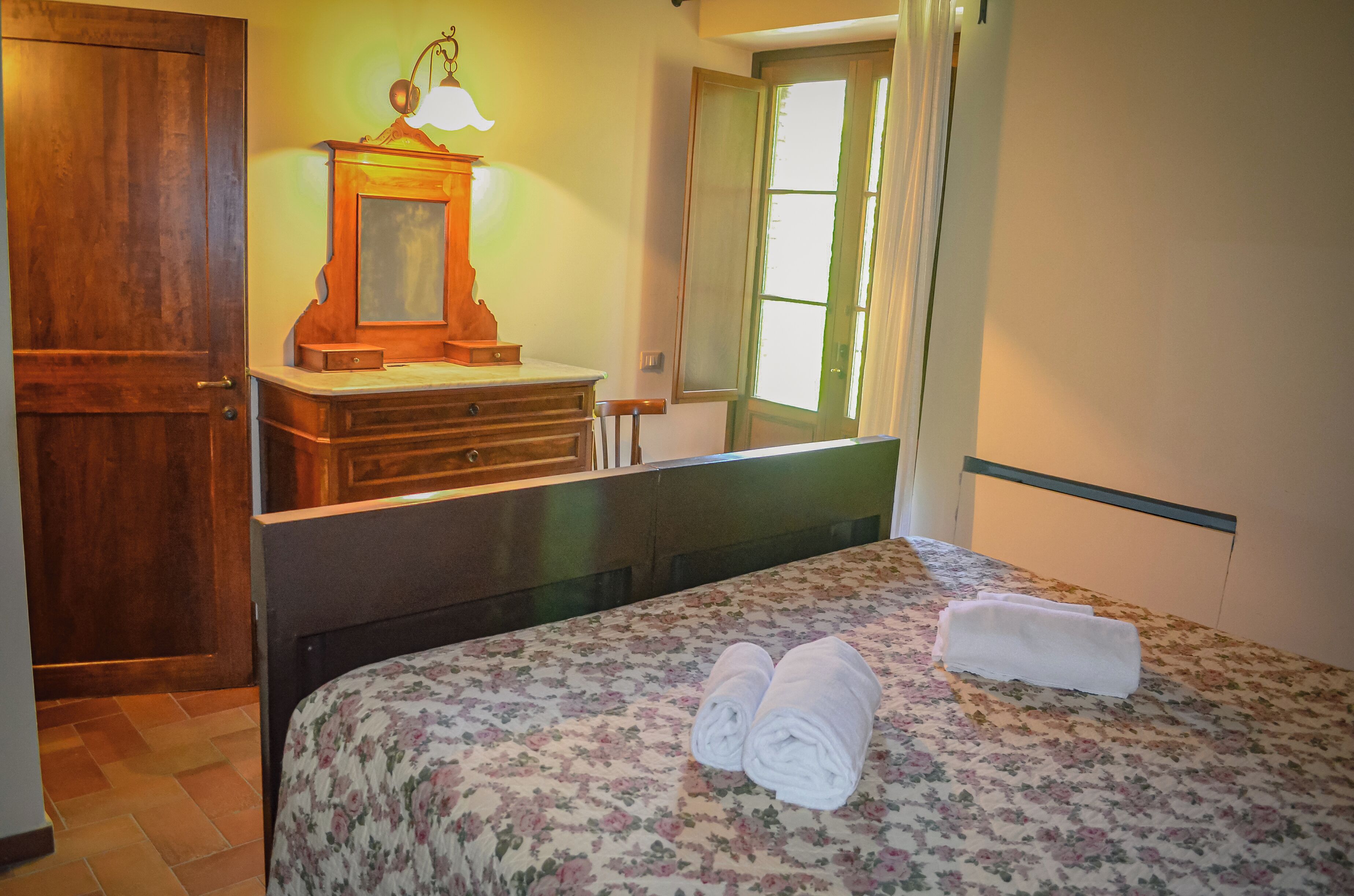 Bureau, chambres insonorisées, Wi-Fi gratuit, draps fournis