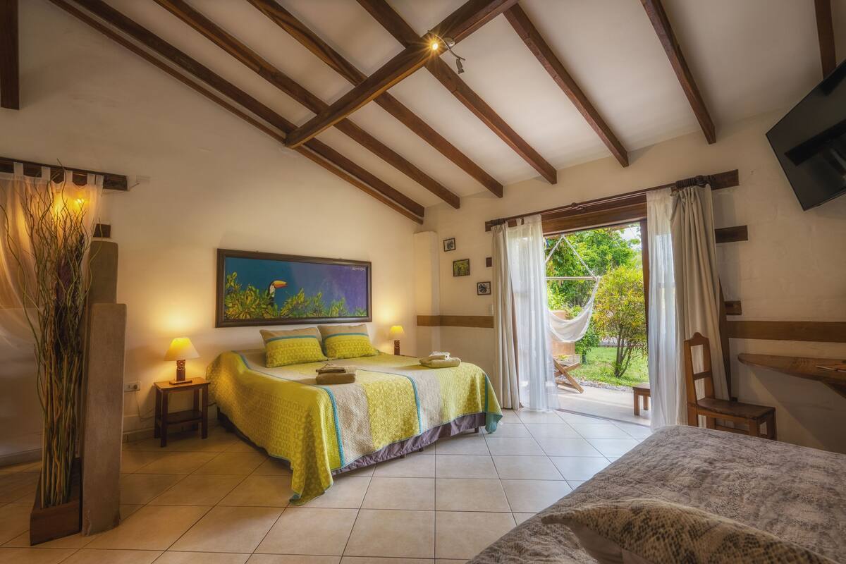 Suite | Minibar, in-room safe, laptop workspace, blackout curtains