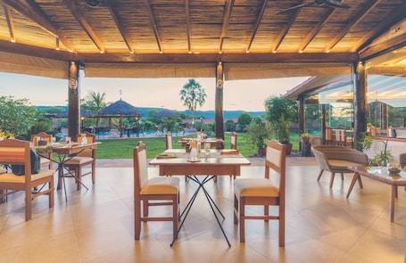 Lunch, dinner and brunch served . La Villa Chiquitana