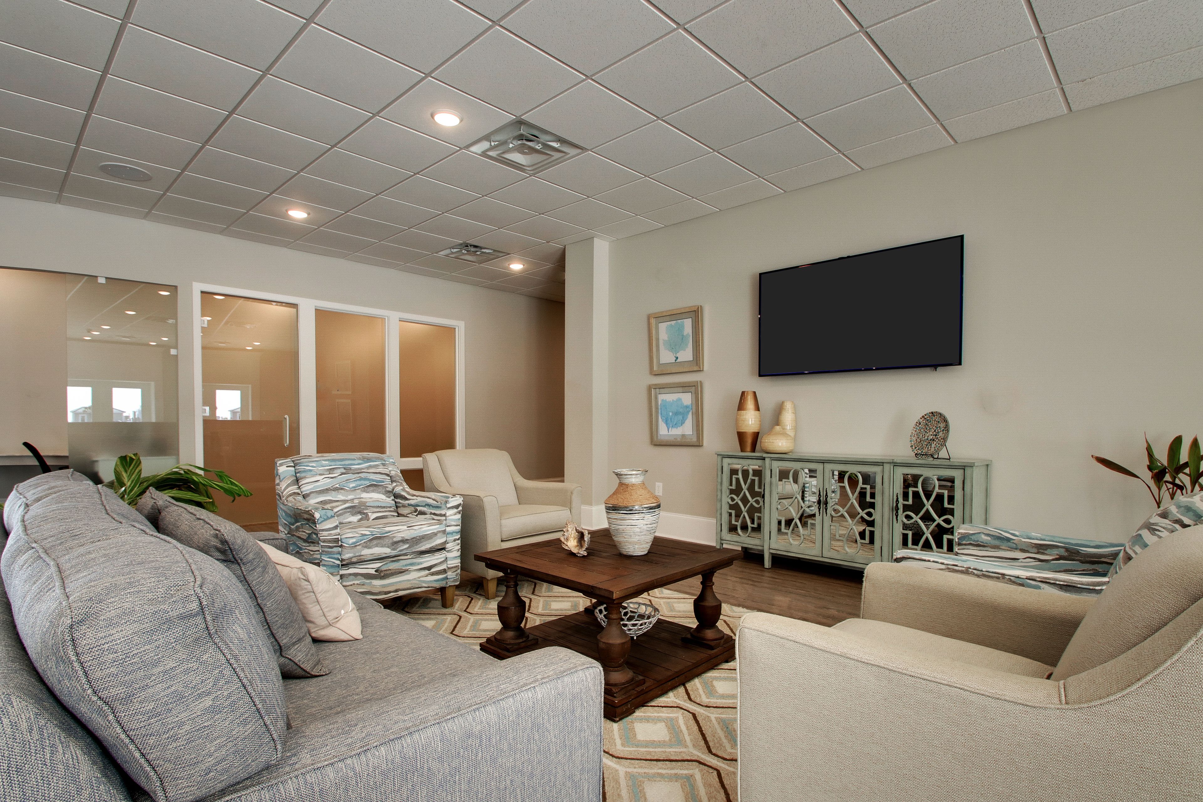 32-inch flat-screen tv with cable channels, tv