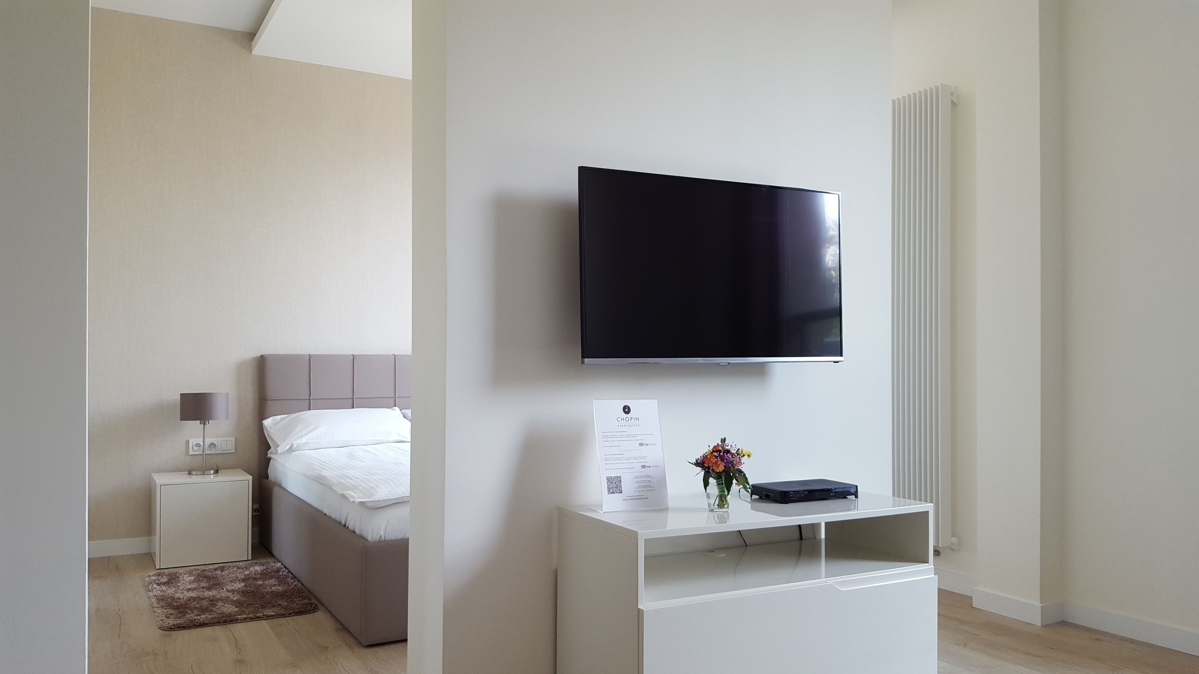 suite | living room | 42-inch flat-screen tv with cable channels, tv