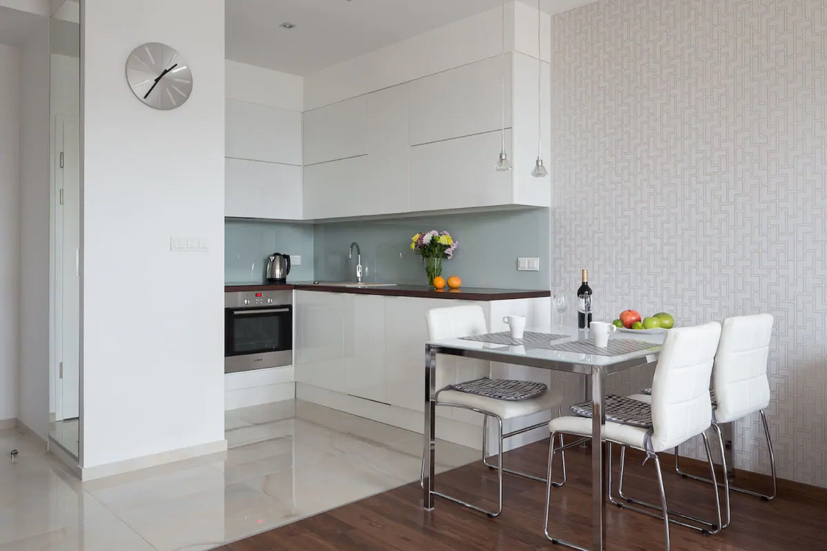 suite | private kitchenette | full-sized fridge, microwave, stovetop, dishwasher