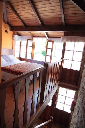 Individually decorated, soundproofing, free cots/infant beds
