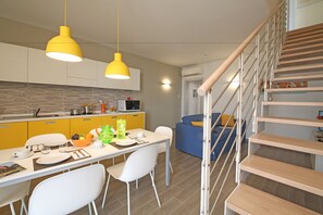 Apartment, 2 Bedrooms (Top) | In-room safe, desk, soundproofing, free WiFi - Appartamenti Bellavista (Bardolino)