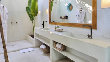 Family Villa | Bathroom