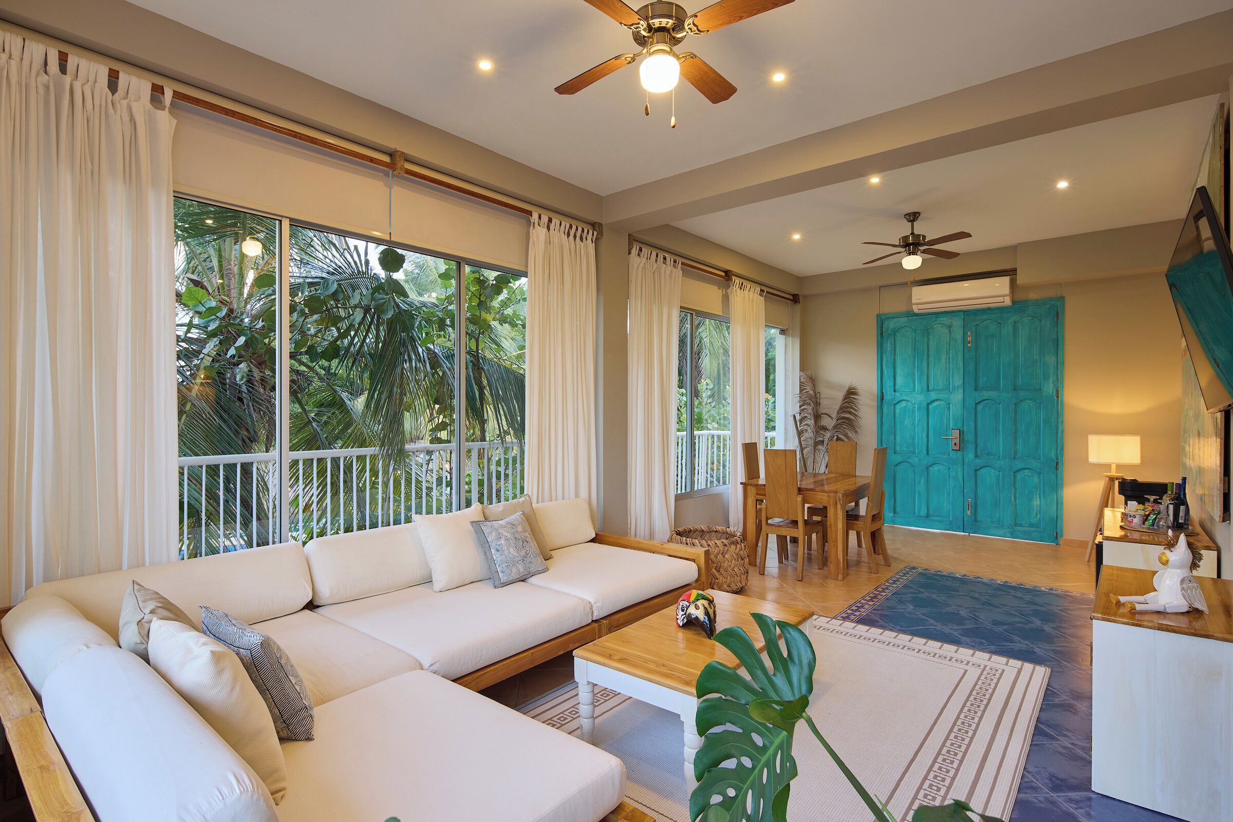 Presidential Suite, 1 King Bed with Sofa bed, Sea View | Living area | 43-inch flat-screen TV with cable channels, TV, Netflix