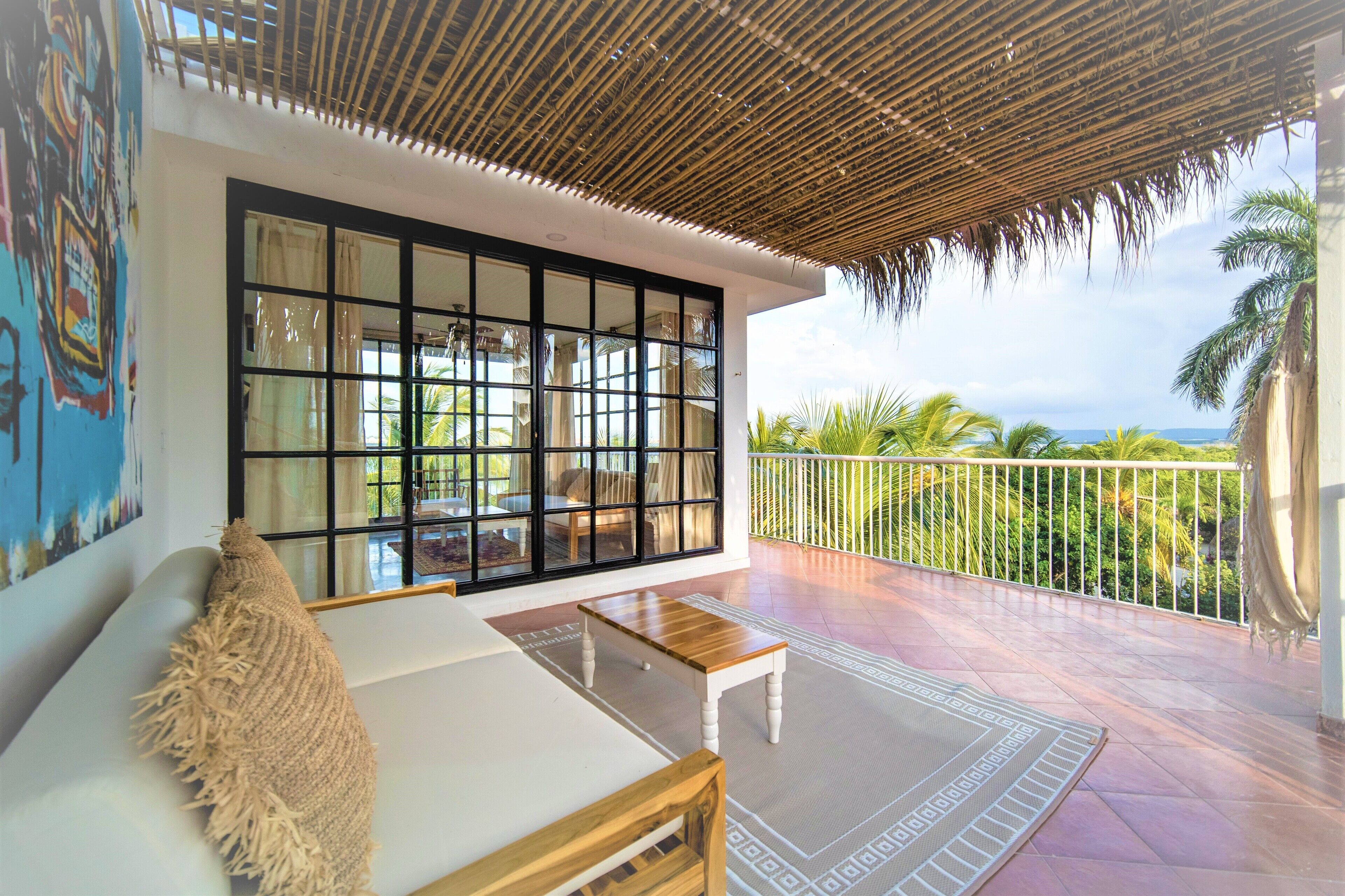 Suite Présidentielle, 1 très grand lit et 1 canapé-lit, vue mer | Vue depuis le balcon