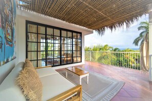 Suíte presidencial, 1 cama King e sofá-cama, vista para o mar | Vista da sacada