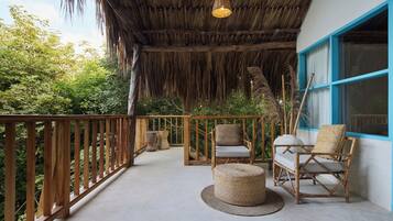 Deluxe-Bungalow, Mehrere Betten, Gartenblick, zum Garten hin | Blick vom Balkon