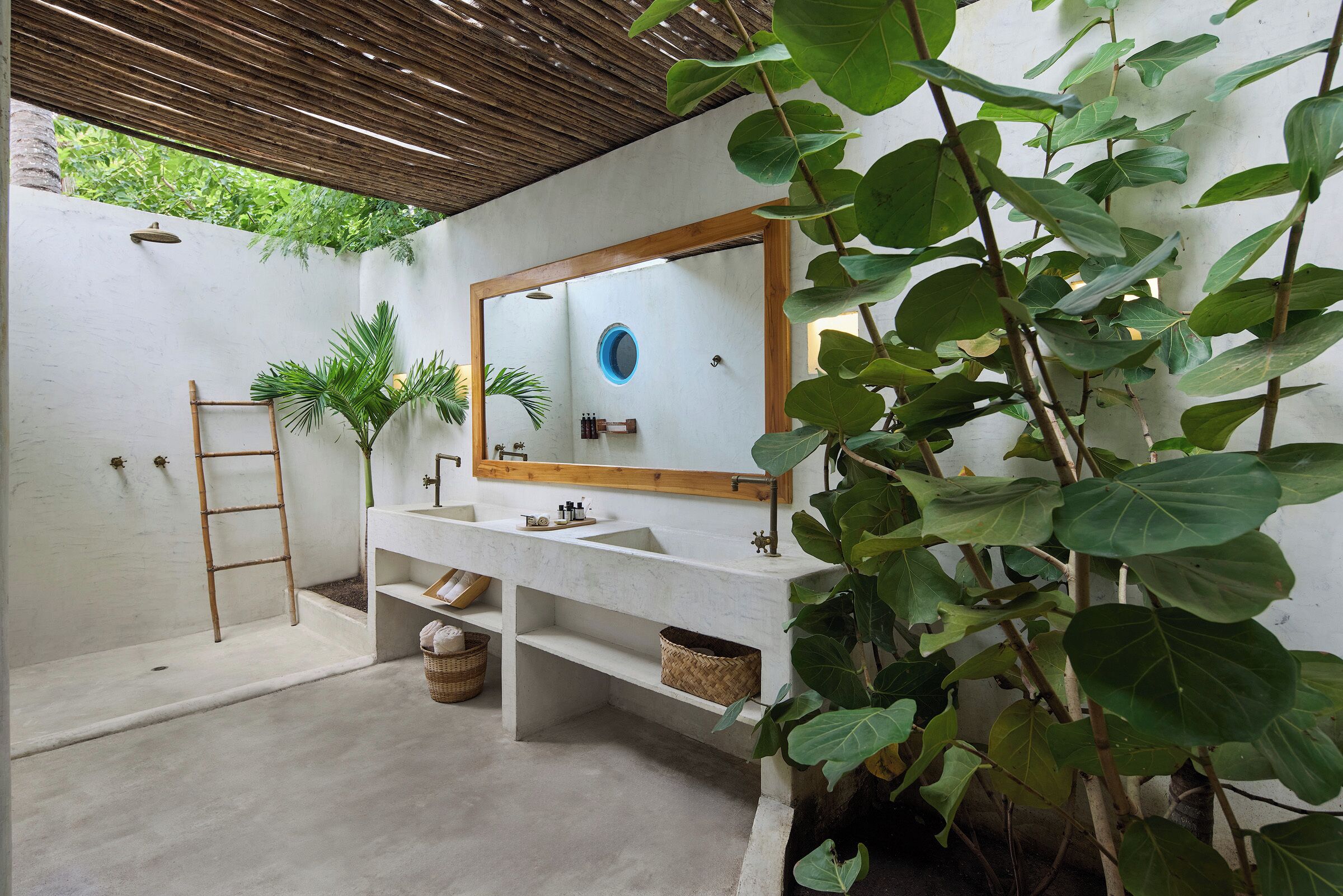 luxury villa | bathroom | shower, designer toiletries, hair dryer, towels