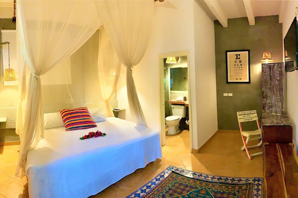 Premium bedding, minibar, in-room safe, individually furnished