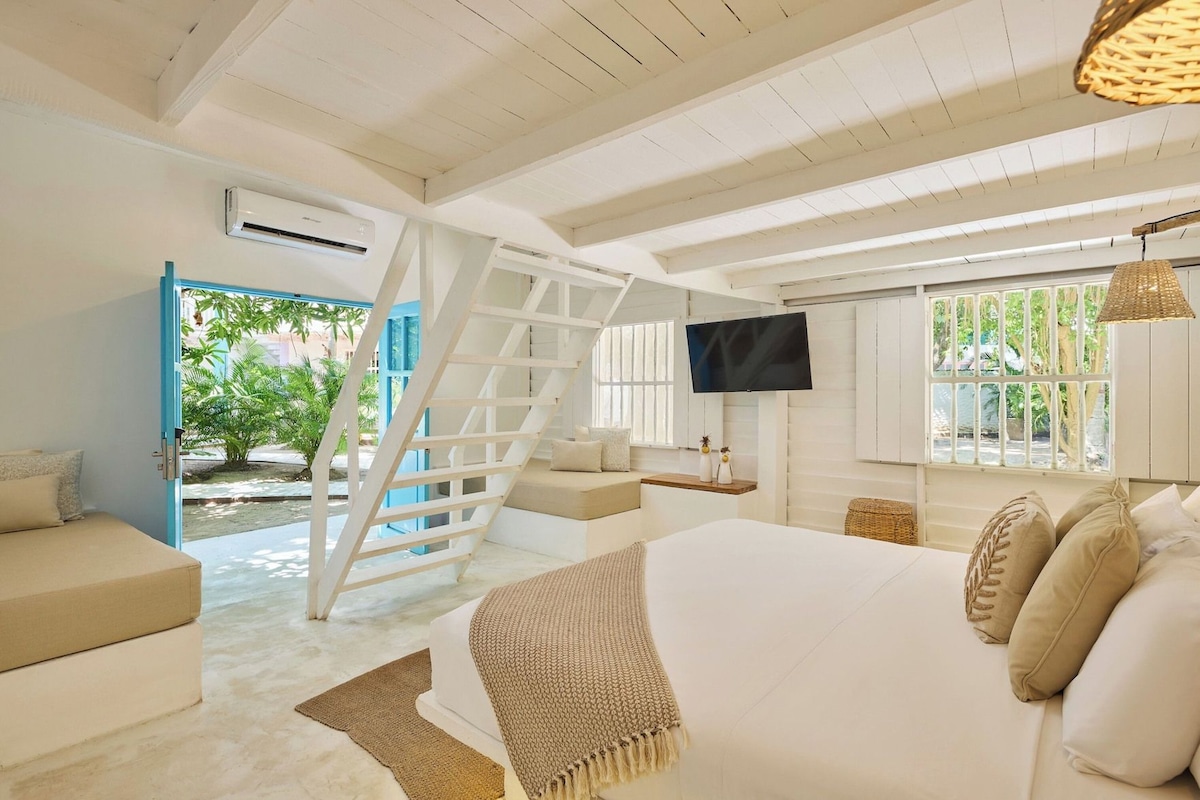 Ropa de cama de alta calidad y minibar 